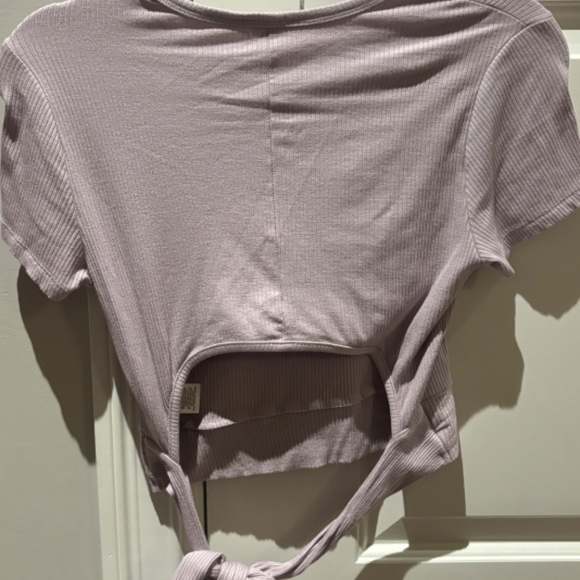 Garage shirt that ties in the back size medium - Picture 2 of 3